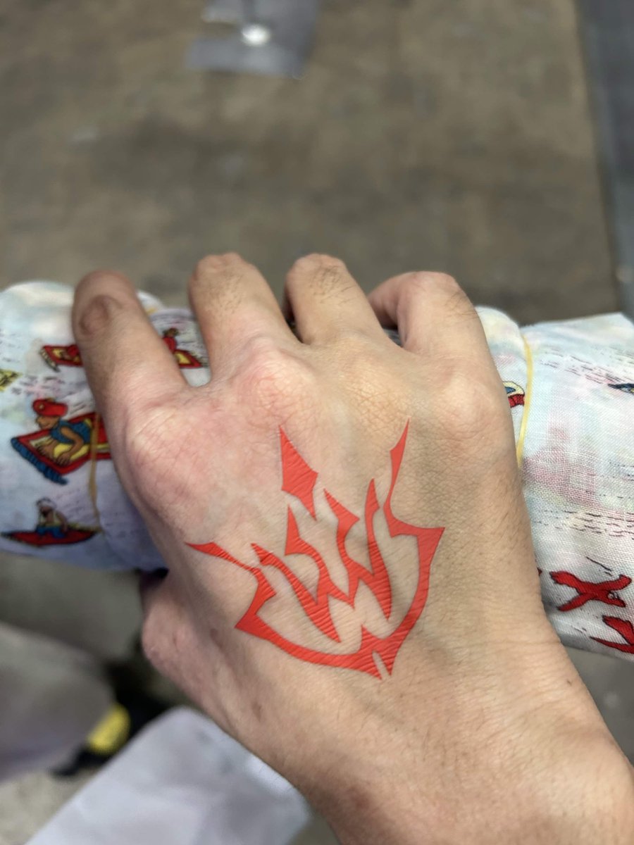 NaNaMuZi3's tweet photo. これは間違えて反対に貼った令呪
私はおまぬけマスターです
#FGOフェス https://t.co/OFW2nAnpef