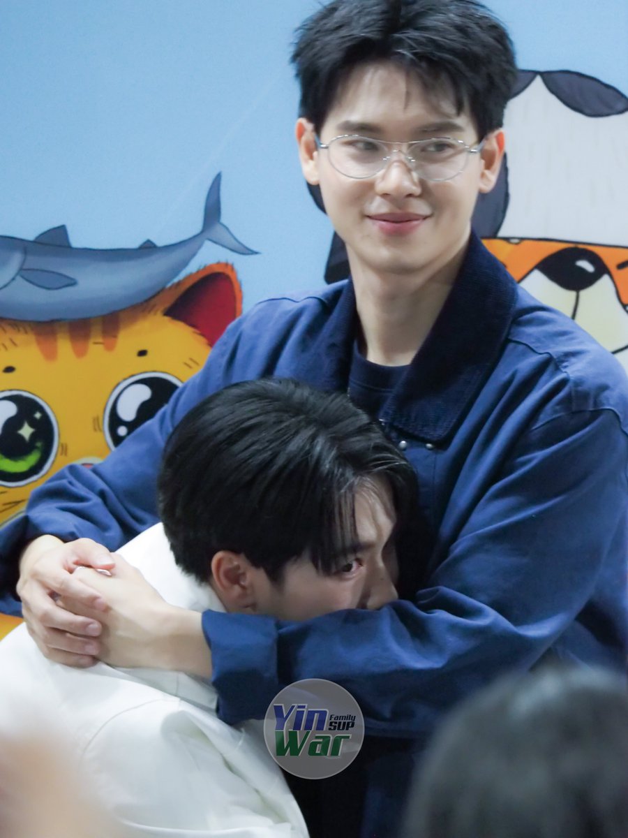 yinwarfamilysup's tweet photo. เธอว่าพวกเราโดนขิงอยู่มั้ยนะ🤔
ว่าแต่สดชื่นมั้ยน้าาา

VIF X YINWAR ZUSAM 
#VIFxYWZSPetexpo 
#yinyin_anw YIN Anan @yinyin_anw
#warwanarat W.Wanarat @warwanarat 
#YINWAR #หยิ่นวอร์ https://t.co/hER4U0sAPp