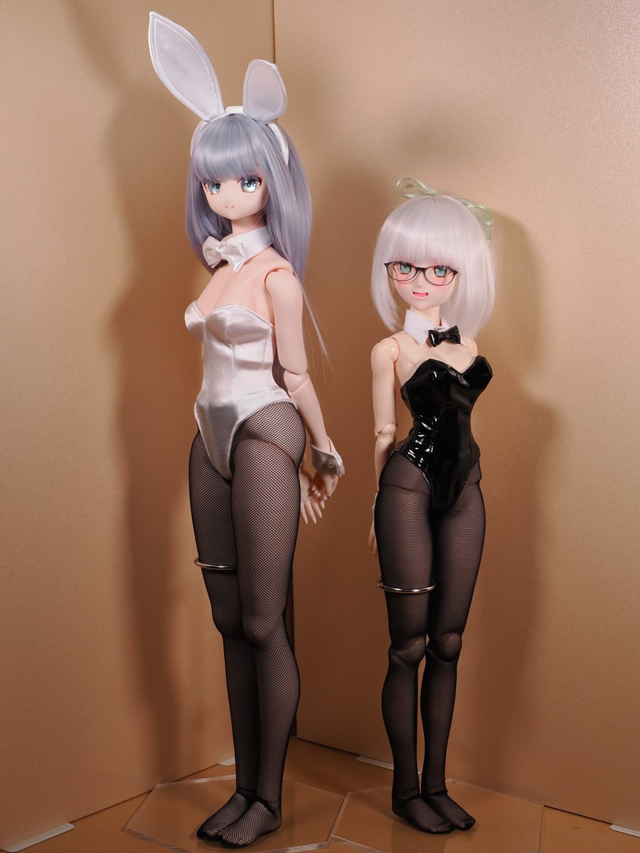 ishikari_P's tweet photo. 今日はバニーの日らしいので、きさらさんとねねこさんにバニーになってもらった(ねねこさんのバニー耳無くしちゃったけど)。
DDとAZO2だから身長差ありすぎる上に、普段ツーショット撮らないから結構苦戦してしまった。
#ドルフィードリーム
#うちのこかわいい https://t.co/HtQQRO3I5u