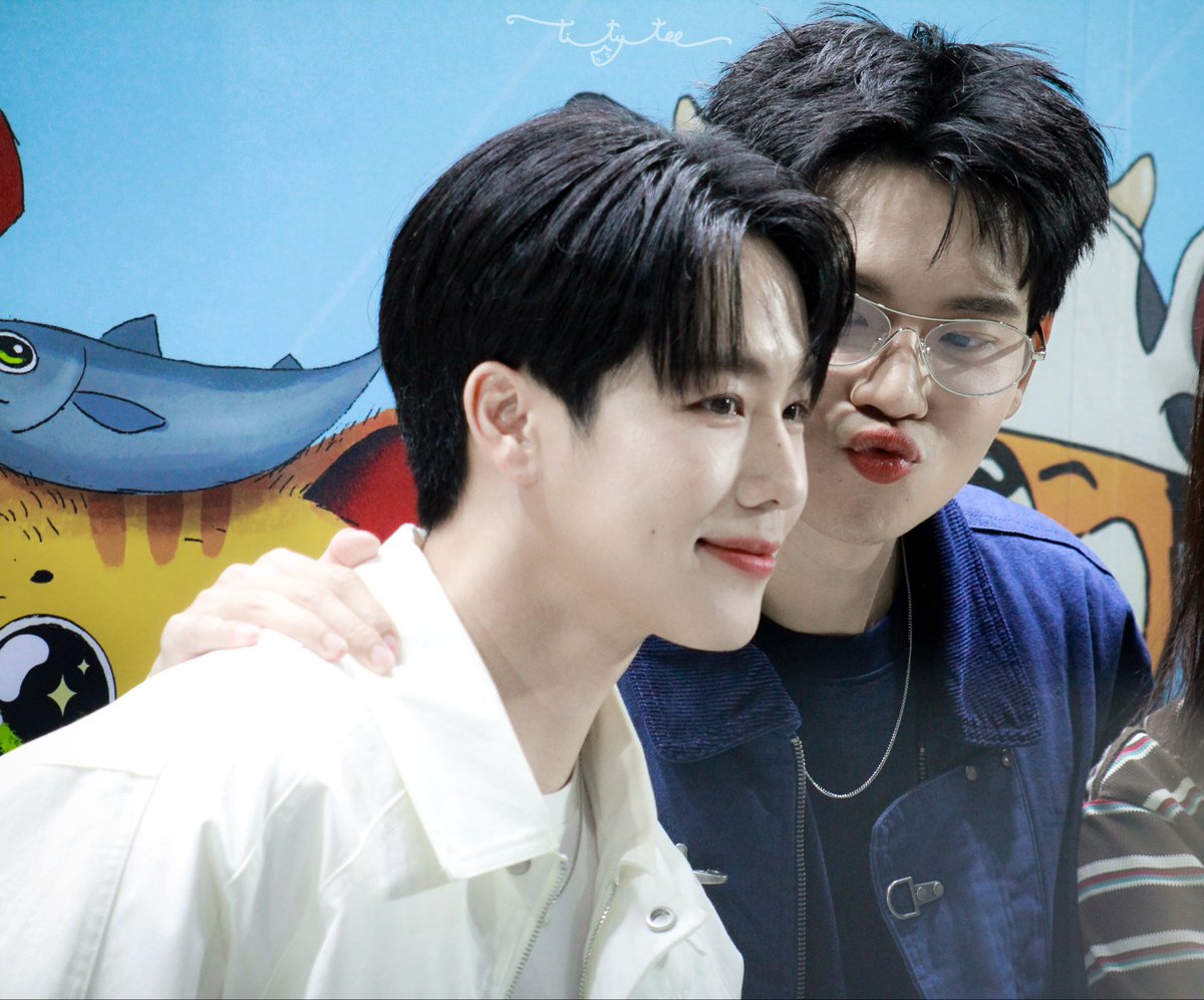 _TITYTEE_'s tweet photo. จุ้บบบบบ 💋
 
VIF X YINWAR ZUSAM
:¨·.·¨:   #VIFxYWZSPetexpo
 `·. #Yinyin_Anw #warwanarat ★°*ﾟ 
#phototitytee 📸 : #หยิ่นวอร์ https://t.co/4TWpsFGyXH