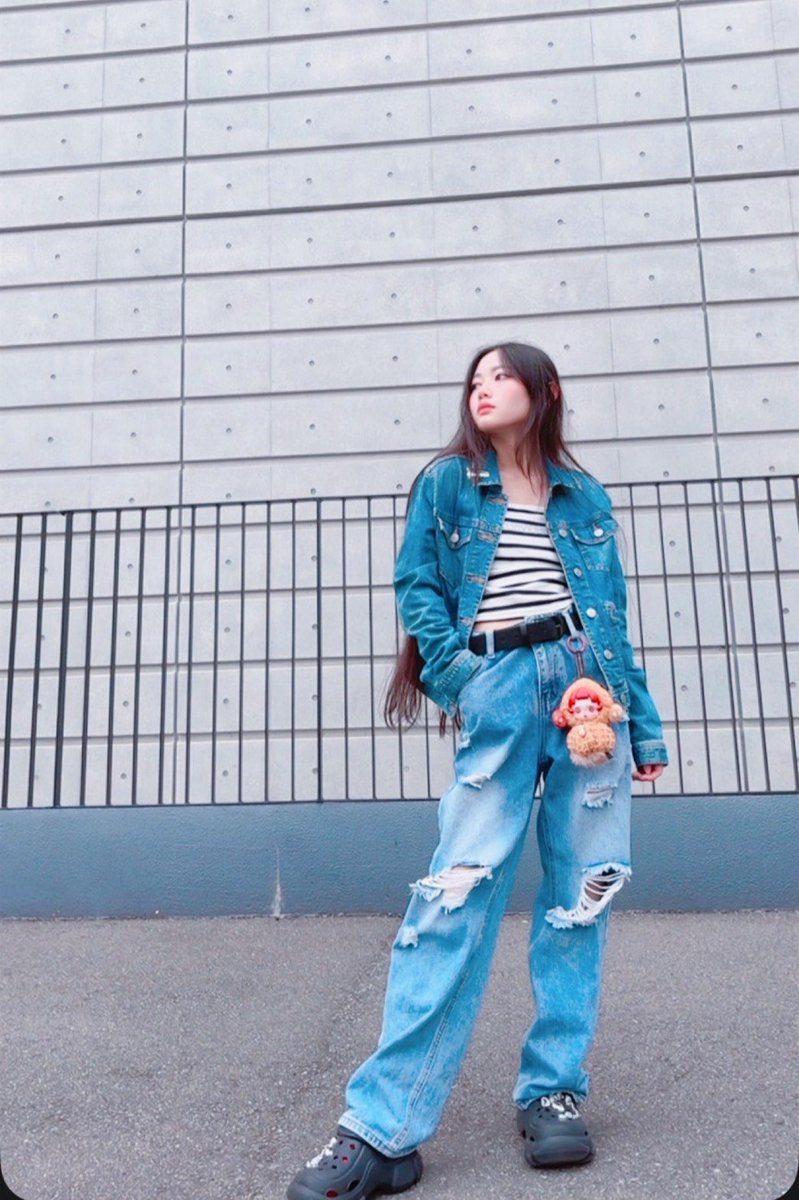 kuroanzu1122's tweet photo. 最近のFashion🥜
デニムが好きでございます
蚊がダメだから夏でも長袖なのは
ちょっとしんどいけどね🫢
#fahion
#outfit
#JEANS
#デニム
#SKULLPANDA https://t.co/XhUJAh6i4n