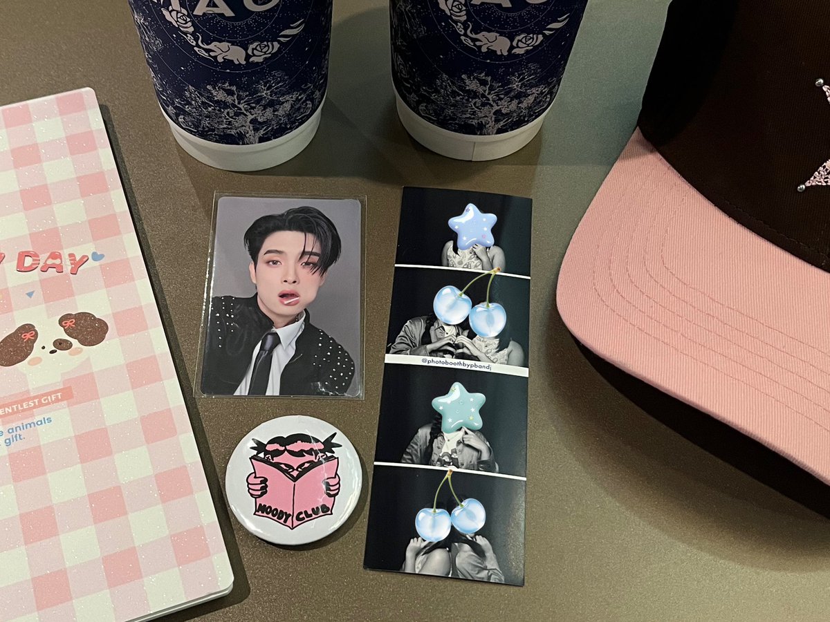 tteerakttu's tweet photo. ⟡ ݁₊ . Mini date w @tteerakwavee <3 https://t.co/fBjCBmN6w6