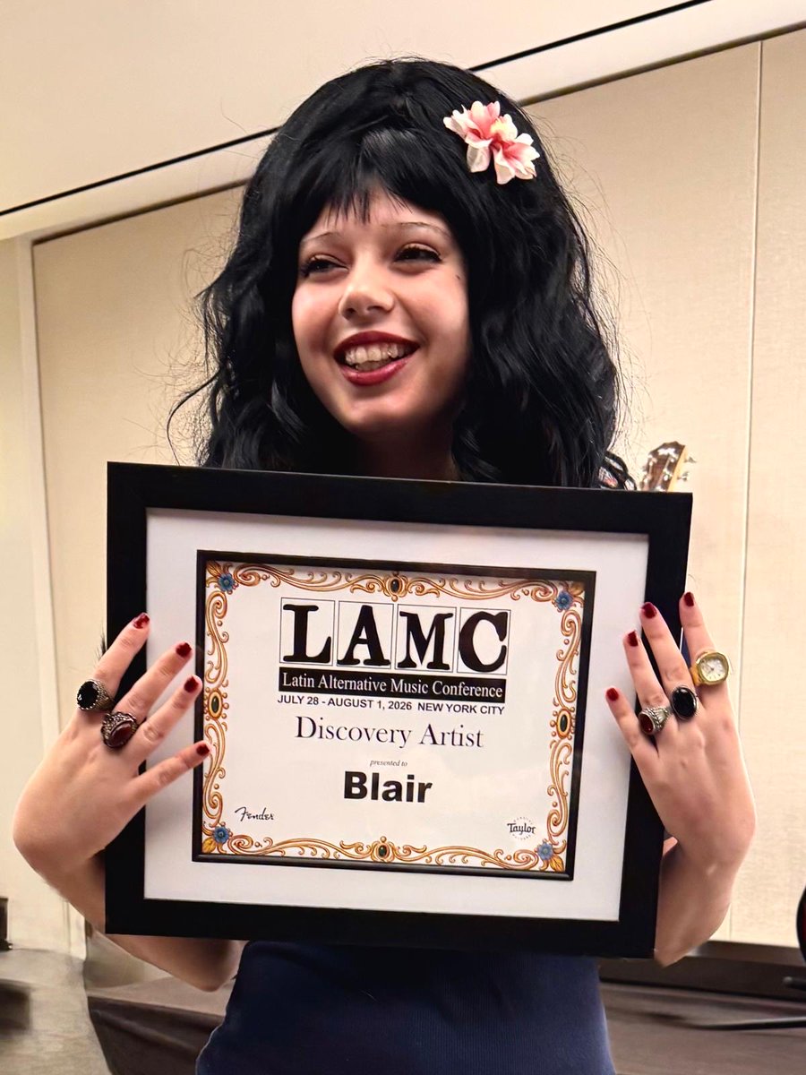 josedpalazzo's tweet photo. Pasamos por LATÍN ALTERNATIVE MUSIC CONFERENCE en usa y vivimos 4 jornadas de trabajo música y amigos ., @PopArtDiscosOK @albermoles @exploizaga #blair #lamc #newyork . https://t.co/pwzDaJx1Tw