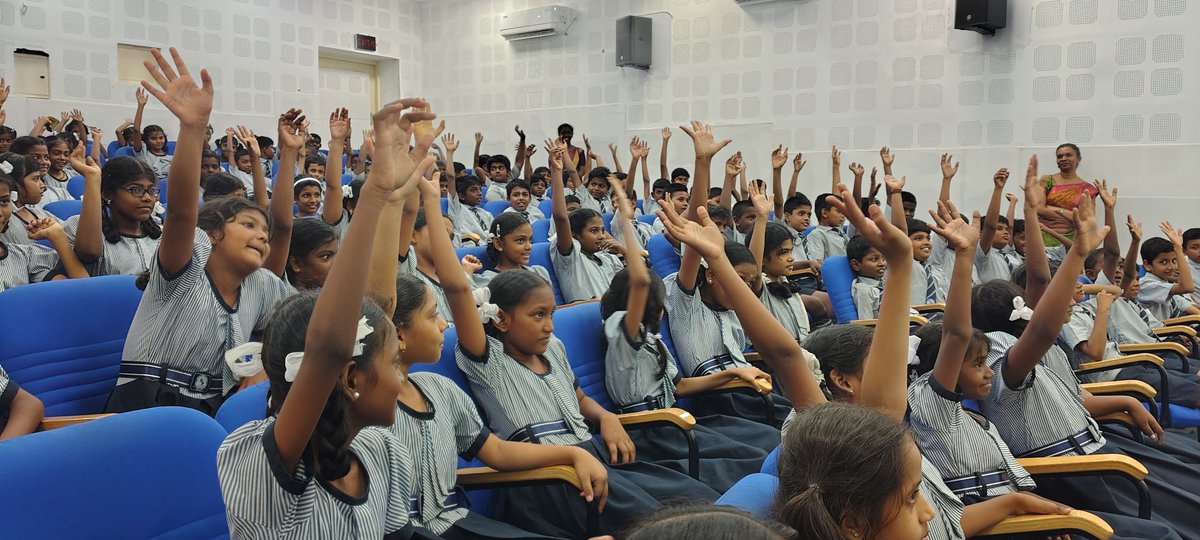 dscnellai's tweet photo. Science in Action! School students experienced the wonders of Liquid Nitrogen through exciting live demonstrations, including the spectacular water tornado.

@dscnellai  a unit of @ncsmgoi, @MinOfCultureGoI https://t.co/HiQcIiWSzt