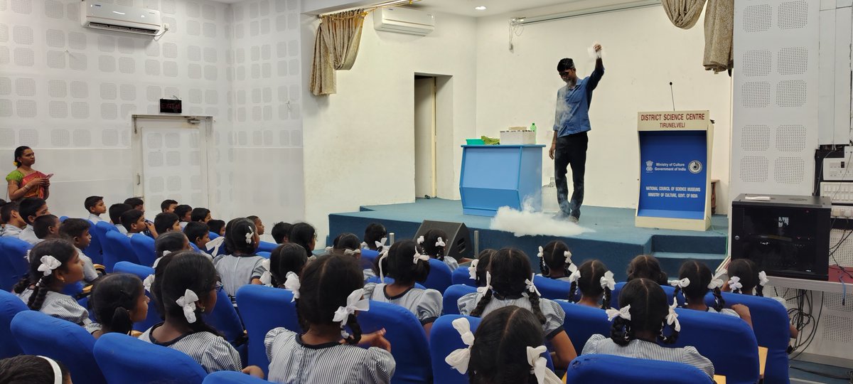 dscnellai's tweet photo. Science in Action! School students experienced the wonders of Liquid Nitrogen through exciting live demonstrations, including the spectacular water tornado.

@dscnellai  a unit of @ncsmgoi, @MinOfCultureGoI https://t.co/HiQcIiWSzt