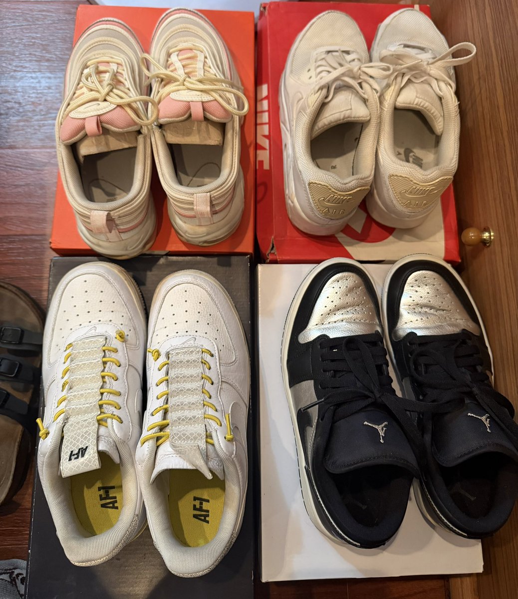 bknakaeiei's tweet photo. ส่งต่อNike คู่ละ1,000 ทุกคู่ 
ยกเว้นคู่ดำ 2,000 size 38-40
กล่องครบ สนใจขอดูเพิ่มเติมได้ค่า
#ตลาดนัดไนกี้ #ส่งต่อnike #ส่งต่อpuma #รองเท้ามือสอง #ส่งต่อรองเท้า #ส่งต่อพูม่า
#รองเท้าpuma #รองเท้ามือสองของแท้ #nikethailand #ส่งต่อเสื้อผ้ามือสอง
#ส่งต่อadidas #ส่งต่อเสื้อผ้า https://t.co/lyR4AufPRg