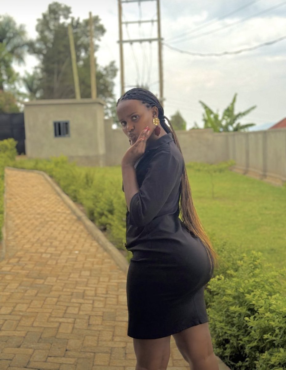 ssemuzo's tweet photo. Lunch or this one https://t.co/zm90f79j5B