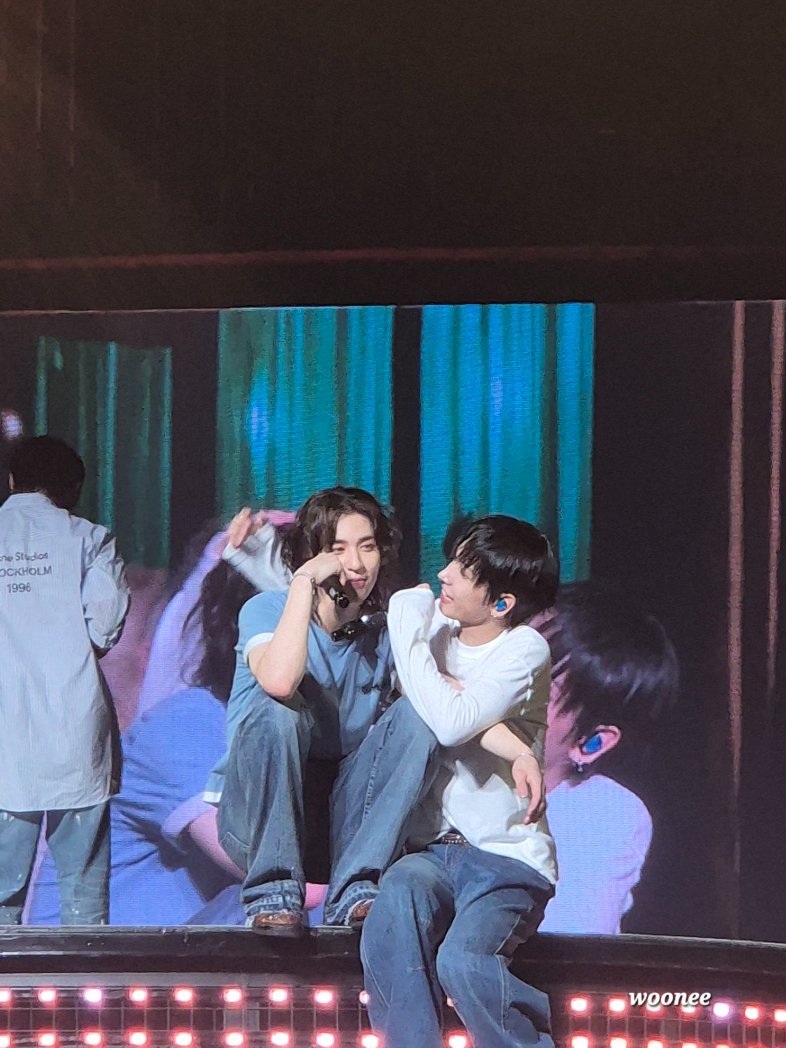 rladnsgkrrrr's tweet photo. 260802 Day3
물멍즈 사이가 왜이렇게 좋아 🥹
#이한 #명재현 #보이넥스트도어 #보넥도 #Leehan #Jeahyun https://t.co/dWeDEpiuKo