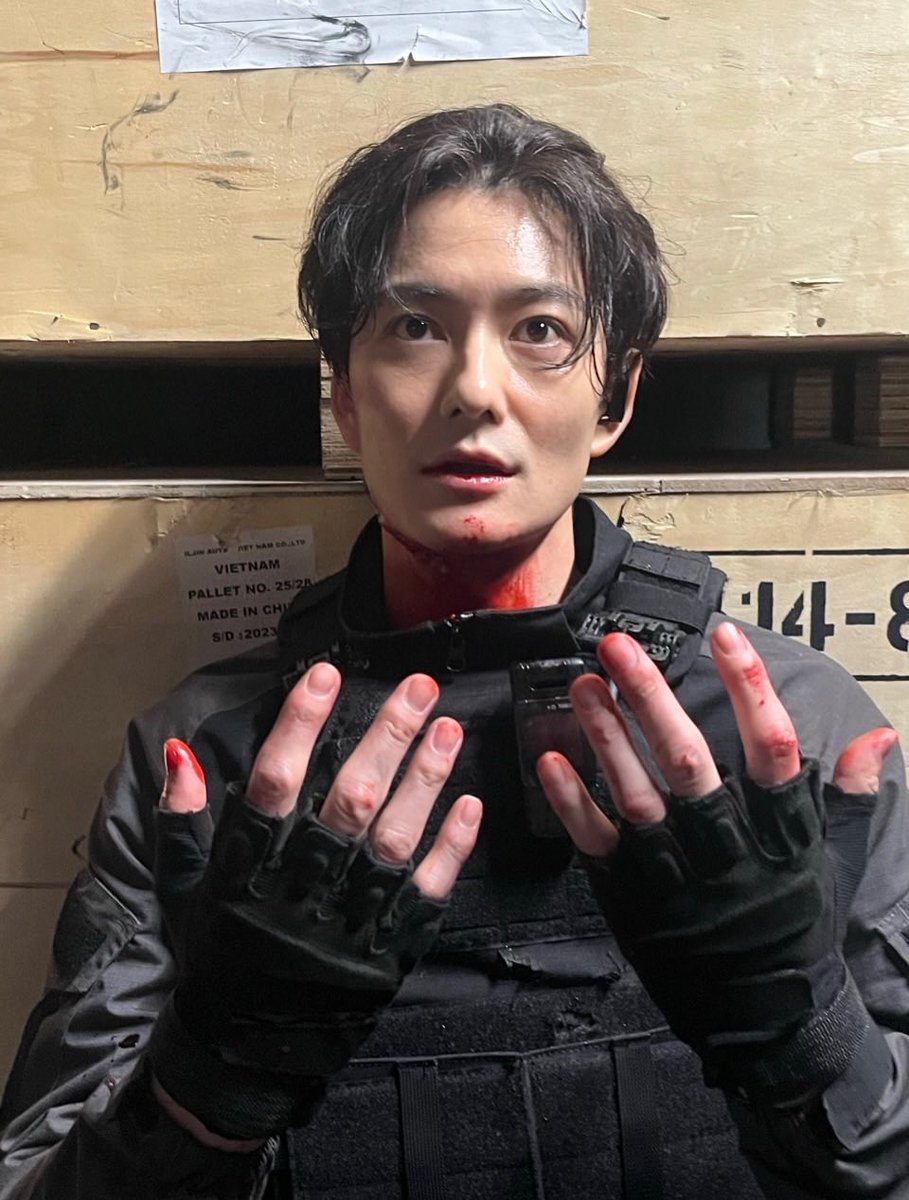 yomyamyom's tweet photo. 머리 헝크러지거나 빨래방같은 생활감 있을 때 유독 좋아지는 남자..... 오카다마사키 https://t.co/IkFWIQYHnP