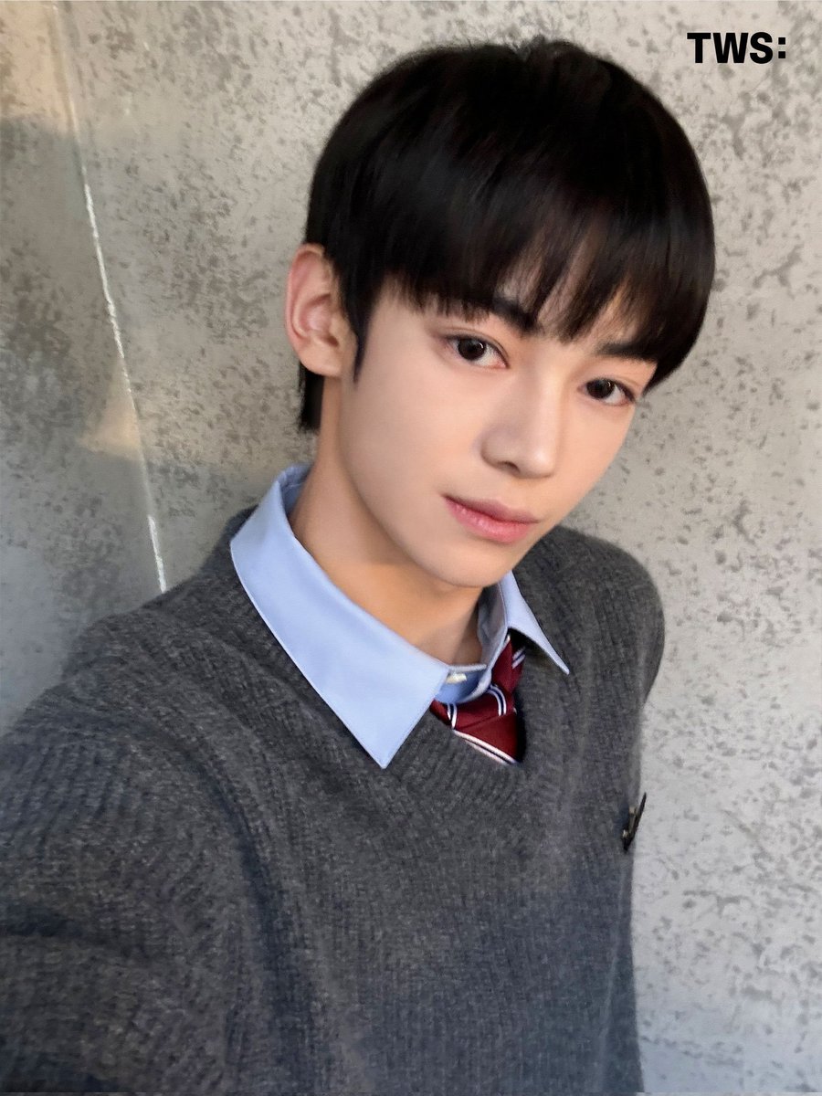 emoji292175's tweet photo. Ray Photo Sketch Hanjin https://t.co/iEuUFU2ZDl