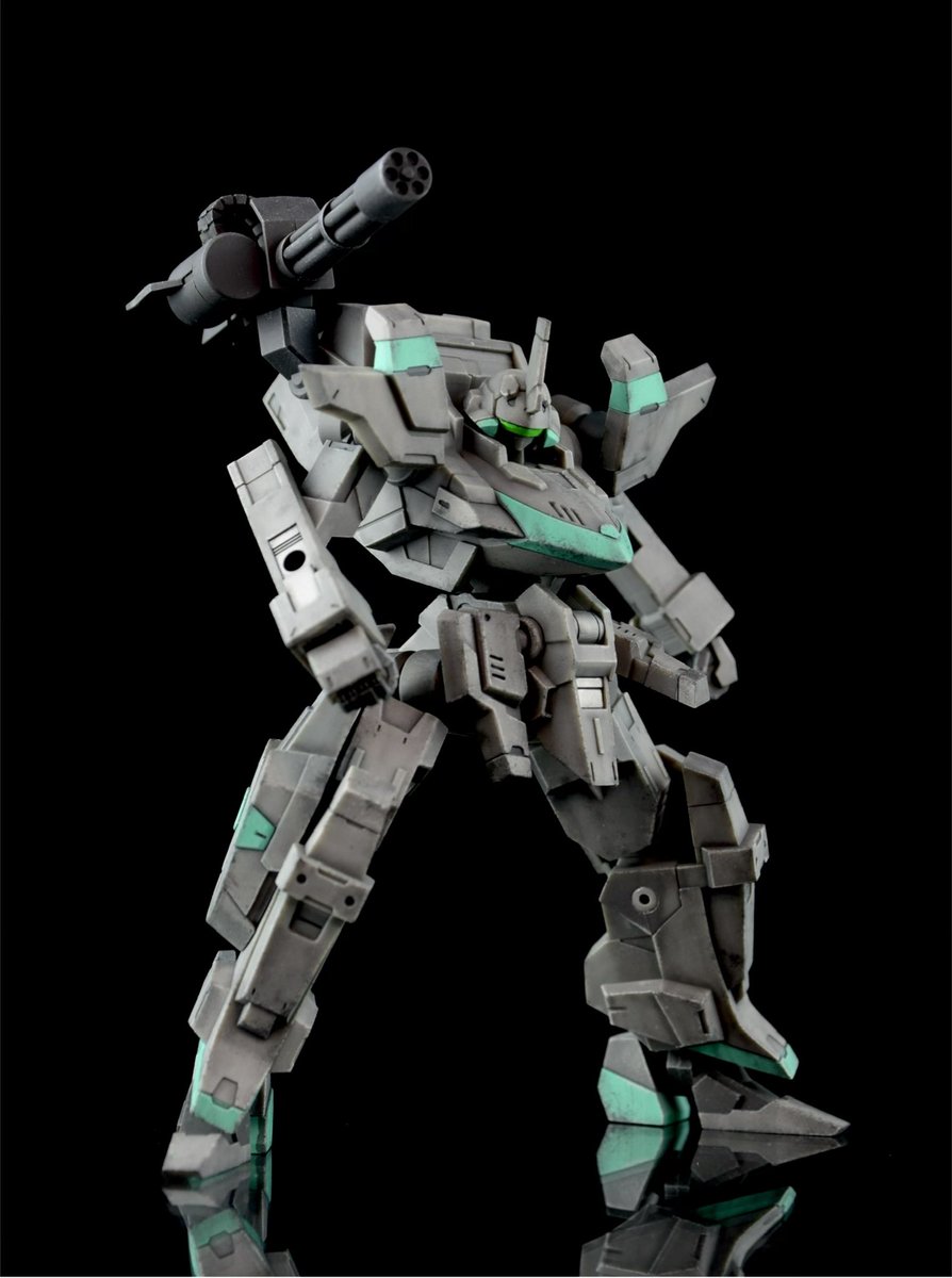 kenichiro16w's tweet photo. ティタノマキアSIDE:CC レガートエッジを作る④
ウォッシングからのドライブラシ、チッピングを入れたら完成です。基本色は成形色のお手軽モデリング楽しいぞ！！
#ティタノマキア
#コンバットクレイドル https://t.co/9tTjZxPsM8