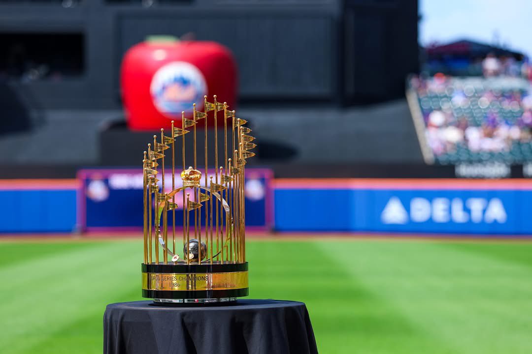 dinardodp's tweet photo. What a better way to forget a Mets miserable season -
Celebration of the โ86 World Series Championship-
(Iโll never forget waking up at 2:30 in the morning to watch; then go run PT at 0630)
MEMORIES!!!
#NYMets - #WorldSeries https://t.co/bLQOw0hHS4