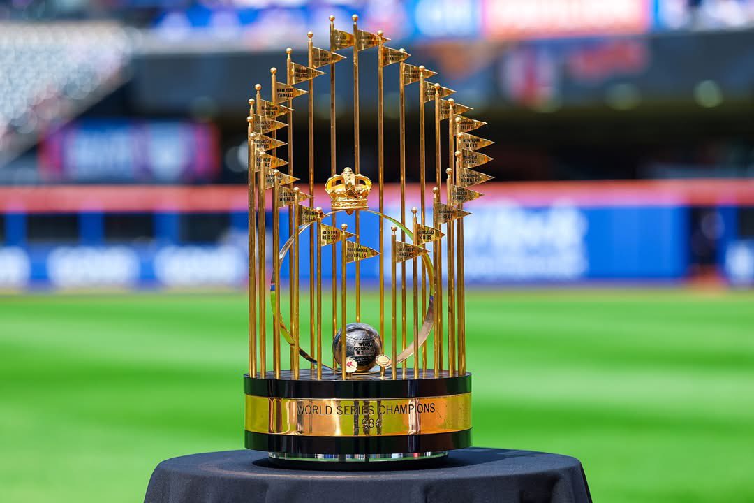 dinardodp's tweet photo. What a better way to forget a Mets miserable season -
Celebration of the โ86 World Series Championship-
(Iโll never forget waking up at 2:30 in the morning to watch; then go run PT at 0630)
MEMORIES!!!
#NYMets - #WorldSeries https://t.co/bLQOw0hHS4