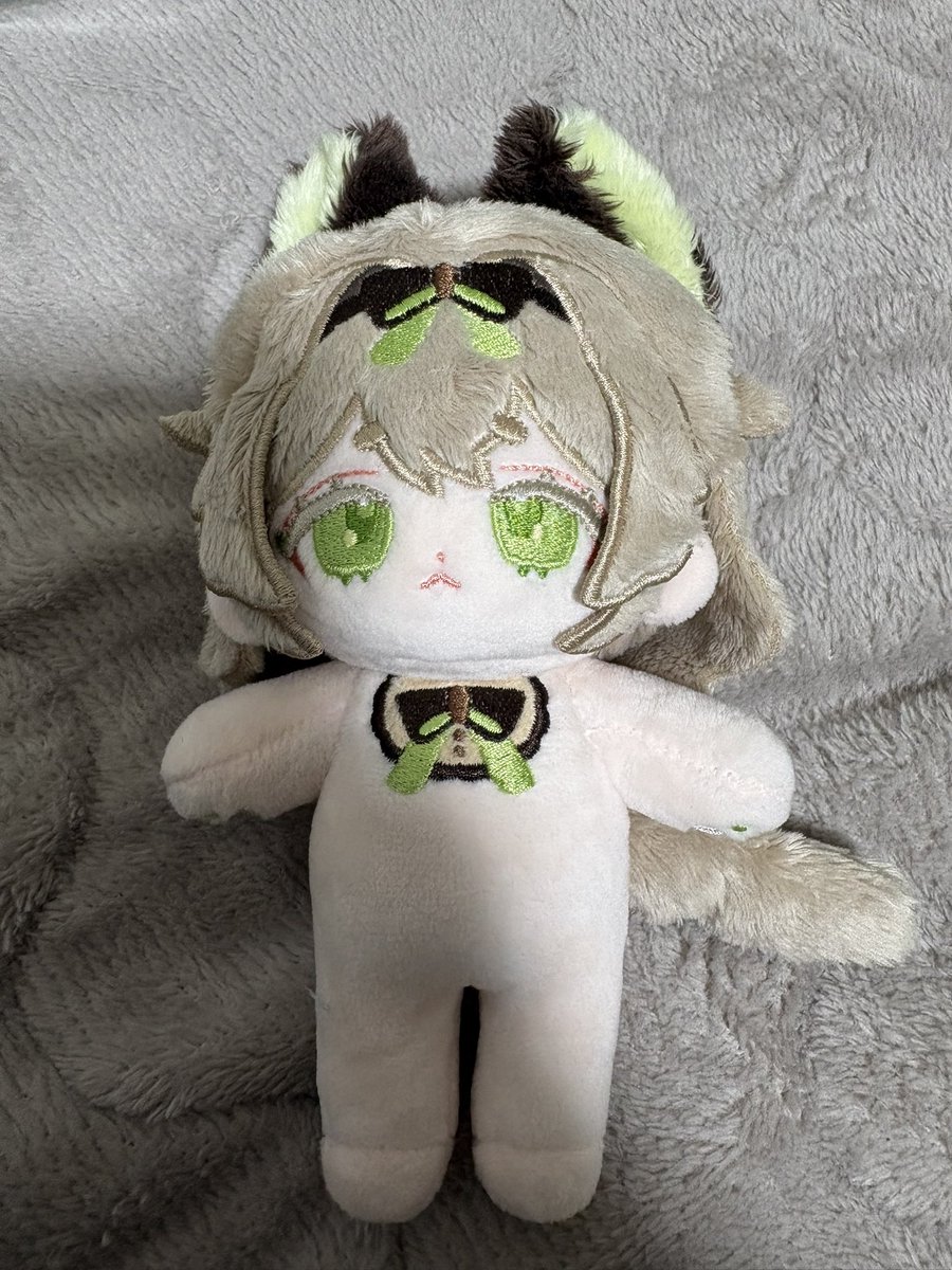 asleepbear's tweet photo. フォロワー「眠り熊さんが好きなぬい、ミズゴロウとオルメルから考えると口がωというかモニョモニョしててちょっとぼうっとしているデザインでは？」
眠り熊「ほえー‥‥‥」

フィノさんに一目惚れして帰った後にこの内容を見返した眠り熊「この子その好みそのまんまやんけ！！！！！！！！！！」 https://t.co/z32EcsV2bm
