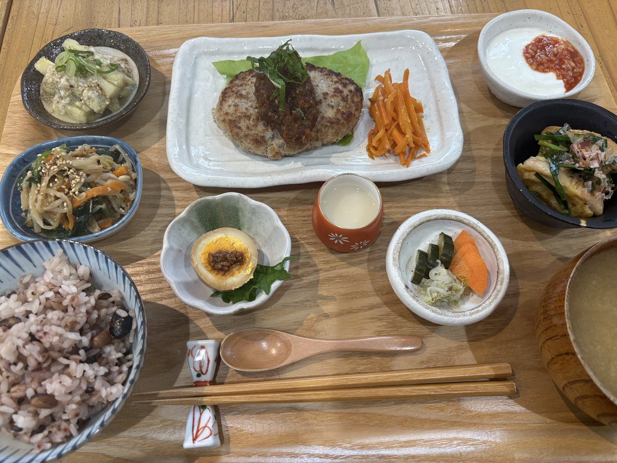 skyxworks's tweet photo. ちょっとまた体調崩してしまったので、皆様どうかご自愛ください。
写真はここ最近食べに行った美味しいものたちです。 https://t.co/iADK79e6iq