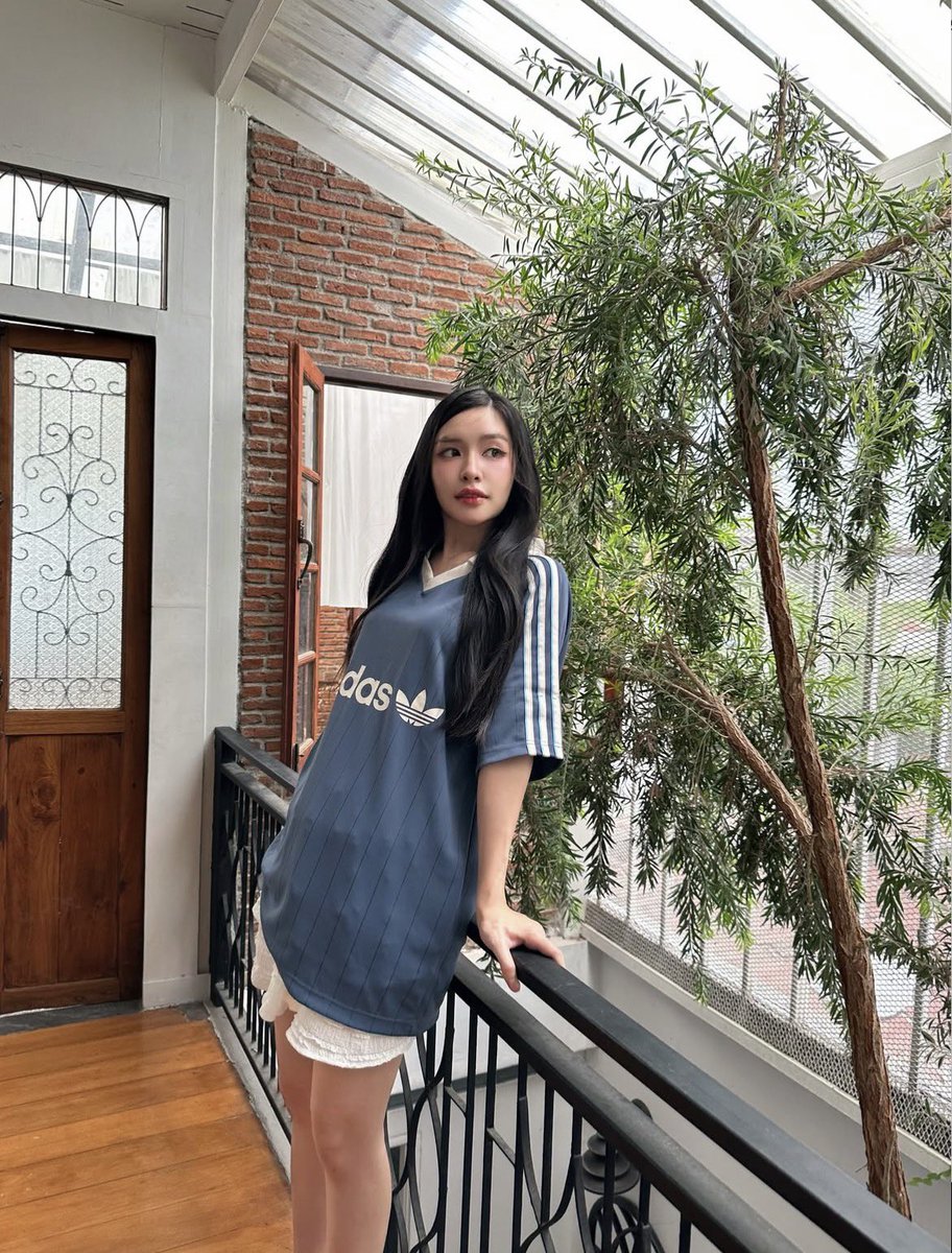 NPNT1533's tweet photo. แพ้คนสวยใส่เสื้อกีฬาฮะ ทำไมถึงน่ารักได้ขนาดนี้

OUR JOURNEY WITH LK 02
#lookkaewkamollak 
#ลูกโลกของลูกแก้ว https://t.co/mdEnR4jvAn