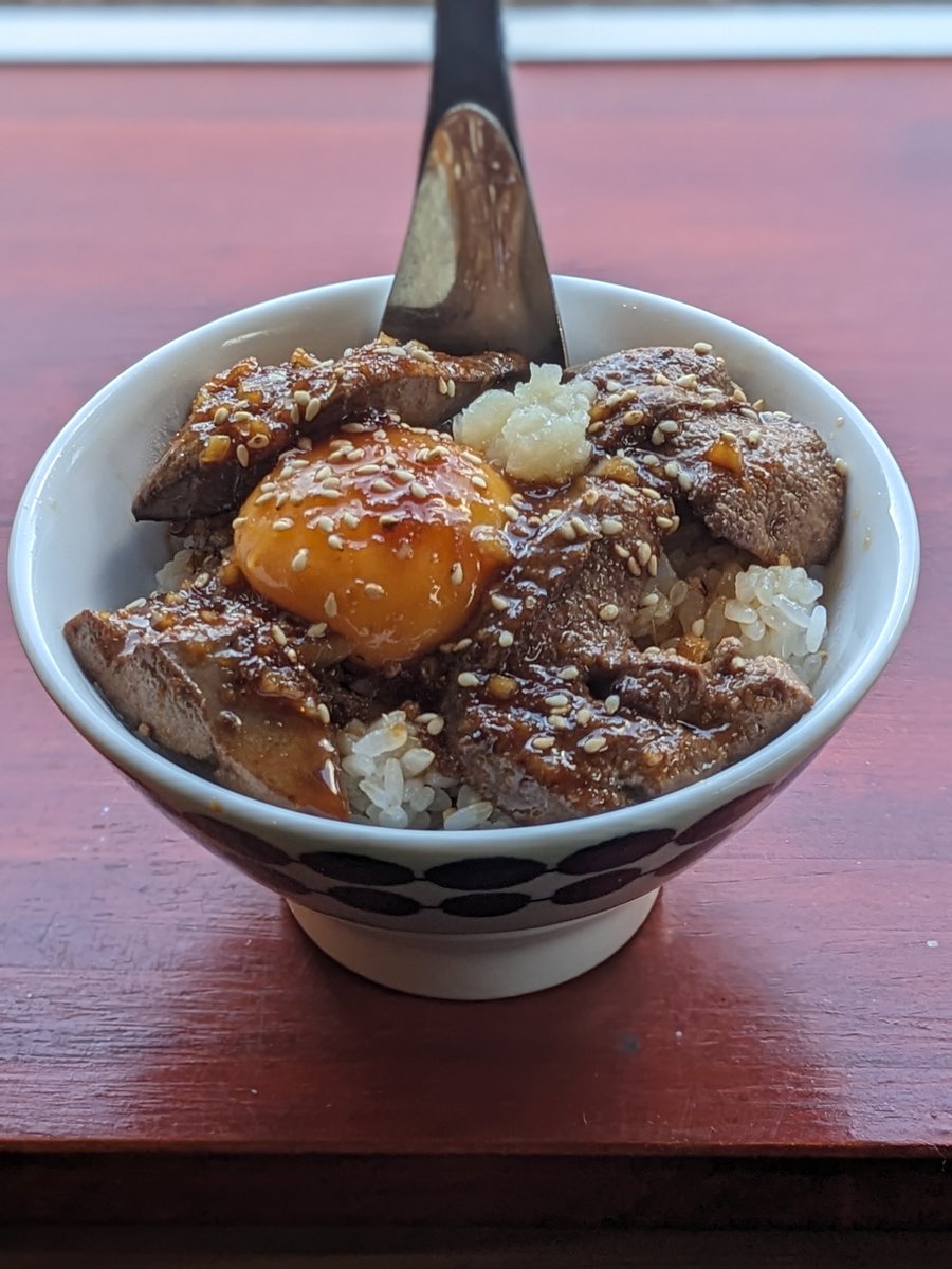 Eito810Eiten's tweet photo. いつもありがとうございます
8エイト 店長 エイテンです。
今週の予定です
☆3〜5日 通常営業
★6日(木) 定休日
☆7〜9日 通常営業

※営業時間が変更になりました

☆レバ玉丼 販売中
☆セロリン玉 販売中

8日(土) ラーメン8耐 開催！
名物 土鍋ラーメンが800円！
12時〜20時まで販売
お楽しみに https://t.co/m5dxc5RbX9