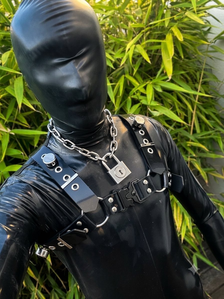 kiffeurrubber1's tweet photo. Rubber drone in outdoor 🔥🔥🔥🔥 https://t.co/T6KFK8ks4l