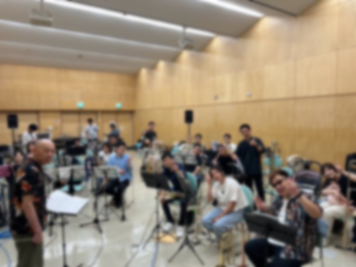 WindEnsembleCMB's tweet photo. @imprimerews 
今日は、吹奏楽団インプリメーレさんと合同練習でした✨
クラシカル・ポップスなど、様々なジャンルの曲を演奏しました♬
（なんと、東京からマリンバを連れて練習に参加してくれた方も！！すごっ！！）

いい刺激をいただきました🔥
また来年もよろしくお願いします📝 https://t.co/hYJ0aNNpFi