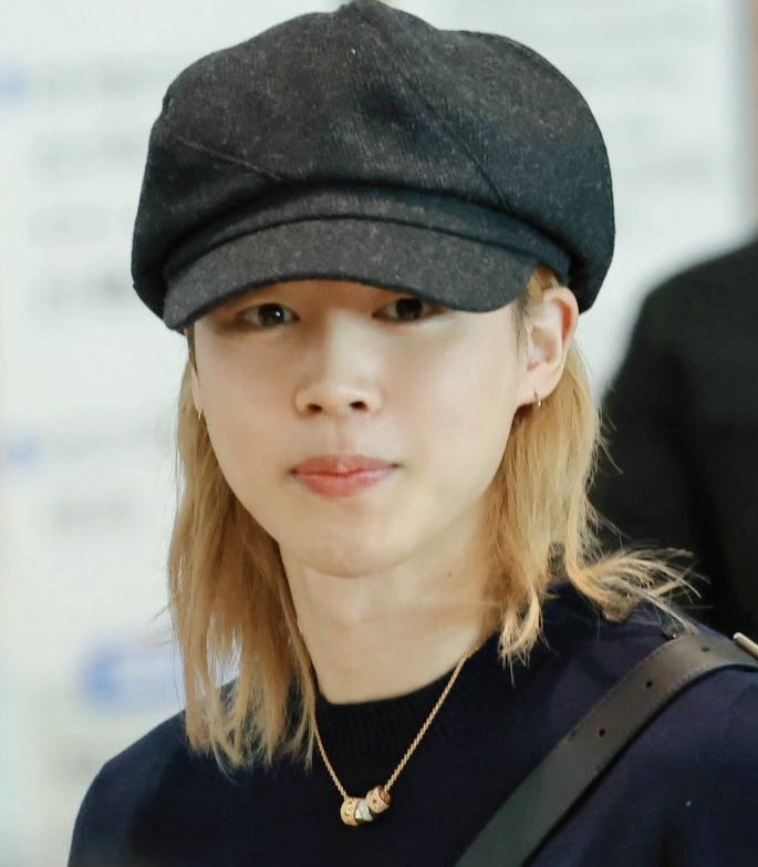 jiminourdiva's tweet photo. His duality is no fucking joke bc what the fuckk https://t.co/sJ9Cmrg0UQ
