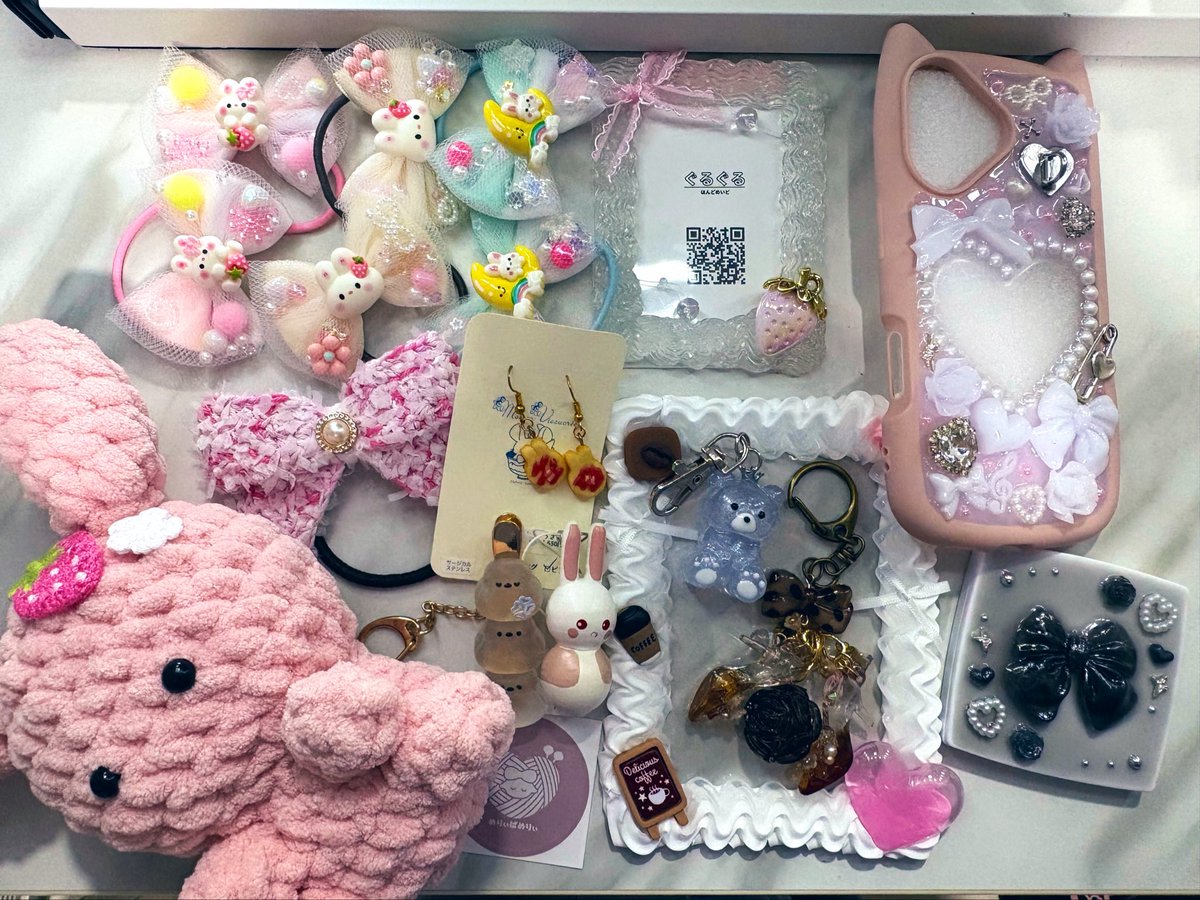 Amausa_Runa's tweet photo. めりぃぱめりぃさんのコラボアンバサダーでのプレゼント🎁が届きました…！
全部本当に可愛すぎてきゅん…💕

たくさん悩んで選んでくれてありがとうっ！
とても大切！宝物にします🪎 https://t.co/y9fCj0G9if