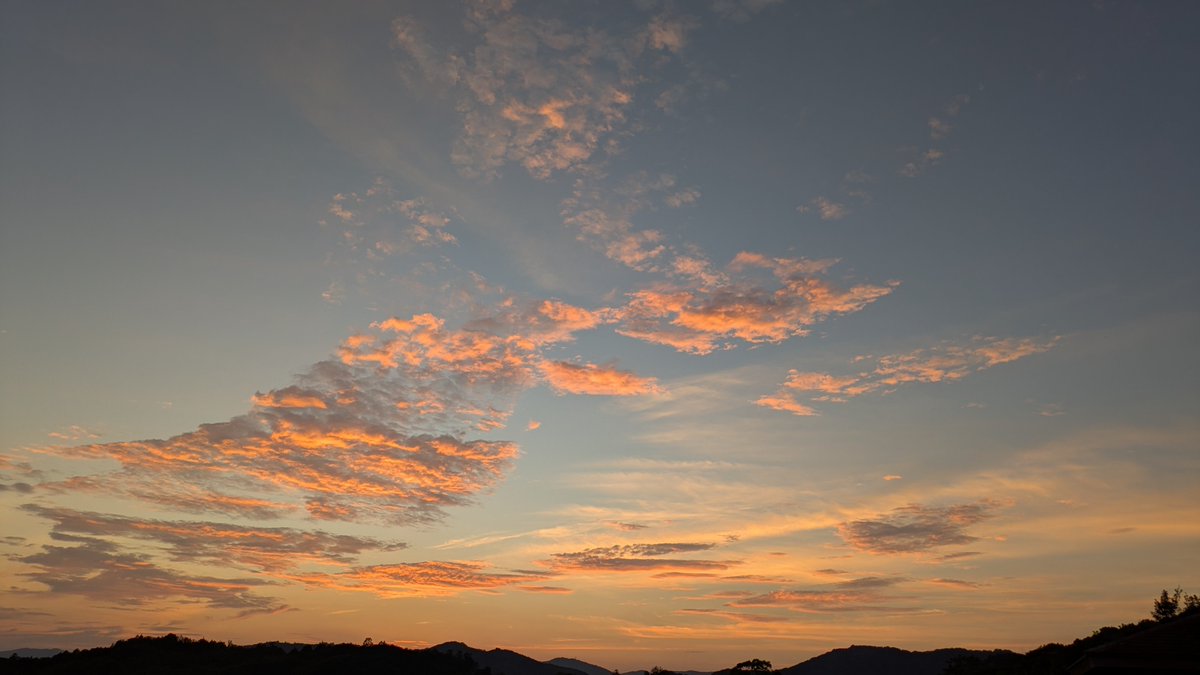 ss_m767's tweet photo. 夕陽がきれいやった✨ https://t.co/pKay3L70m3