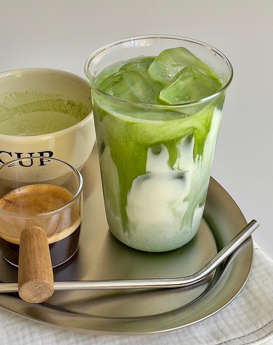 FunCopPete's tweet photo. Learn to make creamy iced matcha latte in 2 mins! Whisk matcha + hot water, add ice u0026 oat milk—perfect cozy pick-me-up for busy mornings. https://t.co/mzIToGuWDs