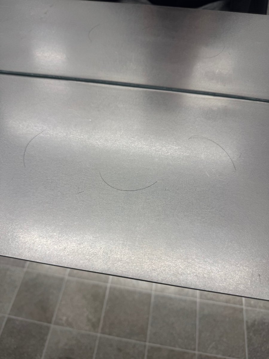 jisunqpawrk's tweet photo. help jisung said this is jeno hyung ◜.◡◝

(made by his own hair strands😭😭😭) https://t.co/ZnVAdMKNBl