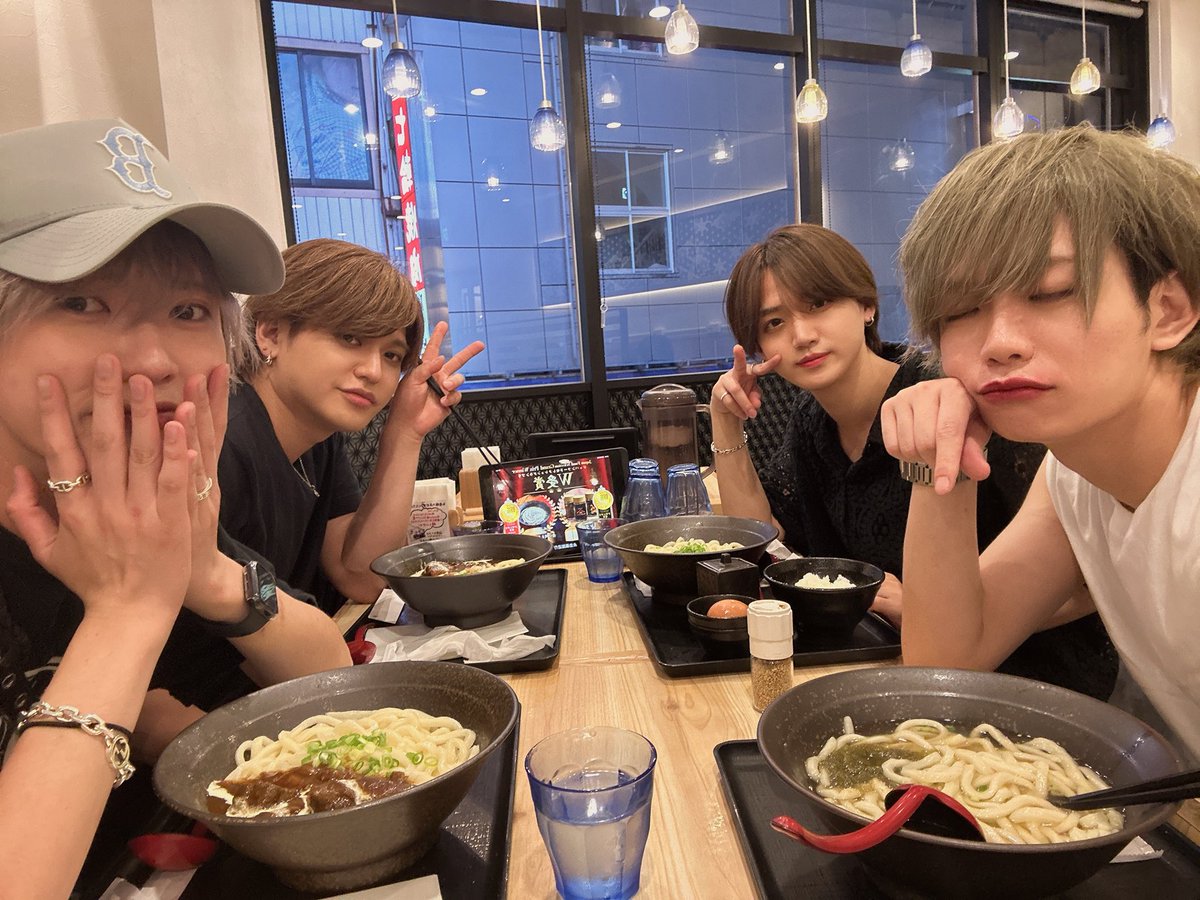 chiaki__gum's tweet photo. ほんとにちゃんと奢りました、
けんとは事務所に用があったので来ませんでした、1人分浮いた、アツい https://t.co/NF1m7b9LqM