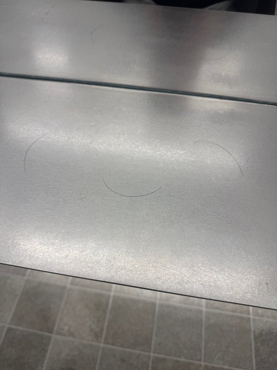 JisungGlobal's tweet photo. [WEVERSE] 260802 Update

🐹 Let me portray Jeno hyung using just three strands of hair
🐹💬 I didn't touch it at all. It naturally ended up like that
🐹💬 After I got my hair cut and blew the loose hairs off with a hair dryer, I noticed they ended up like this;; interesting 

#JISUNG #지성 #박지성