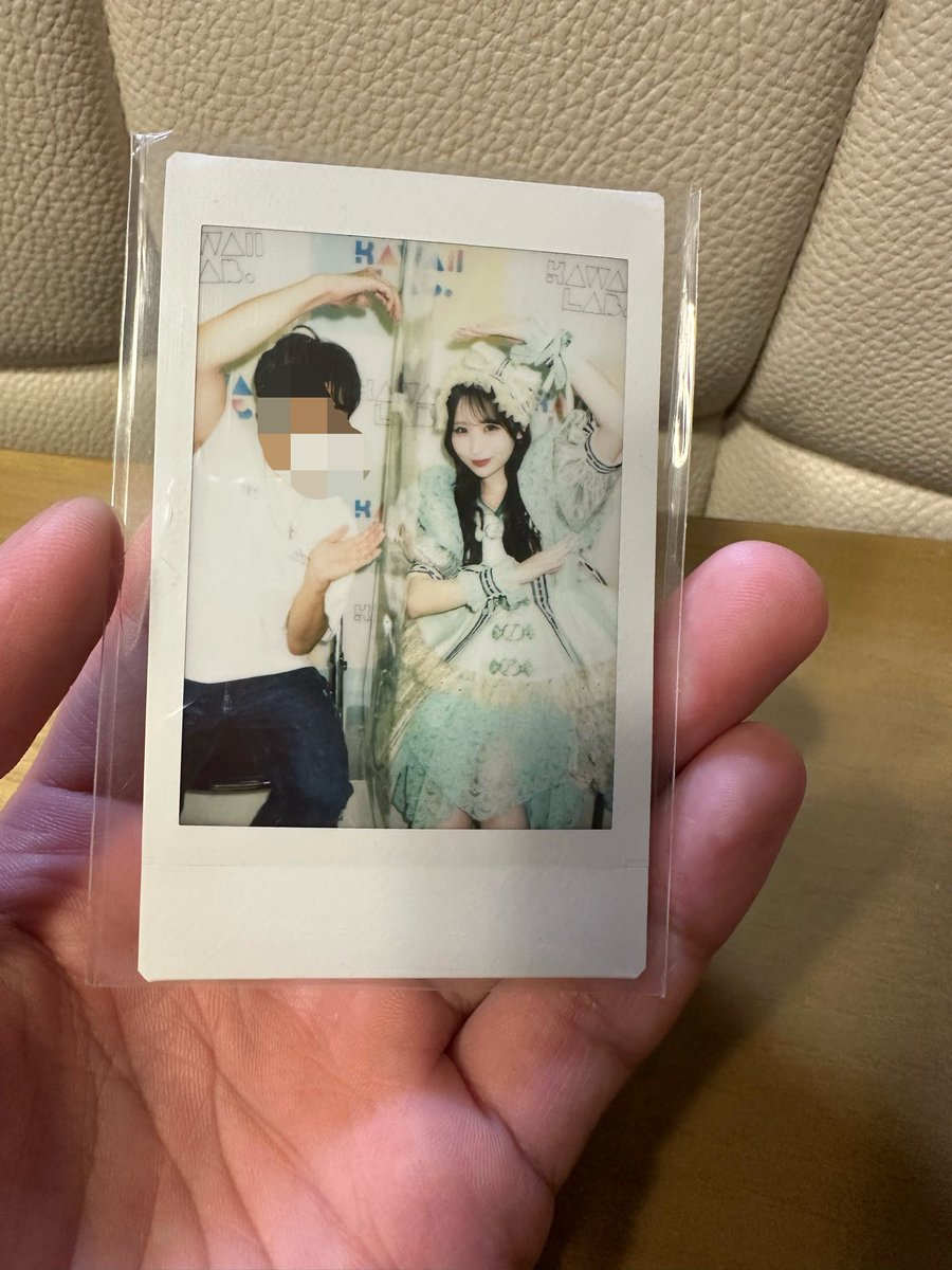 no_e_l_07's tweet photo. 2月28日に初めて幕張豊砂公園でなちことツーショットチェキ撮って今日で2回目なのになんとなちこが僕の事覚えててくれましたありがとう！

#小川奈々子 #なちこ https://t.co/pwIfqM8i7E