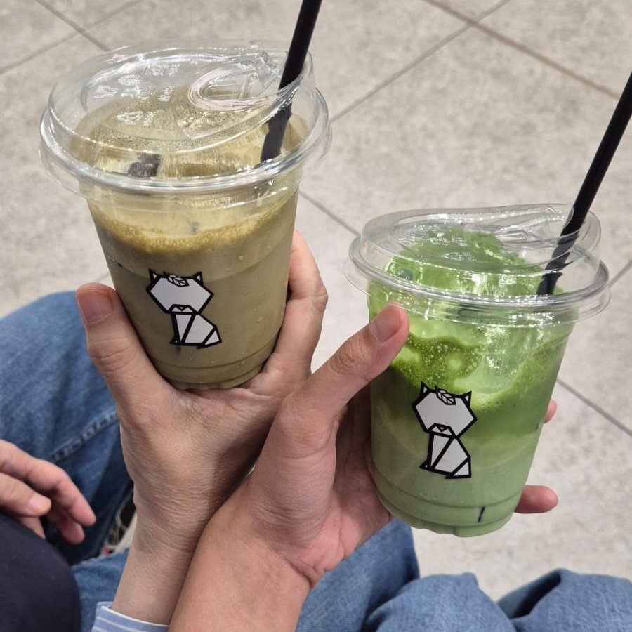 glorialsky's tweet photo. another matcha di KL, nyobain ren jujur best 💚 dan houjicha lattenya juga enak https://t.co/BMtzcJaGKy