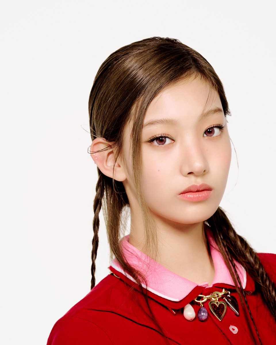 TUIDE_official's tweet photo. Introductions : #SEOYEON

#TUIDE #튜이드 #서연 https://t.co/vqAaZj8Hcc