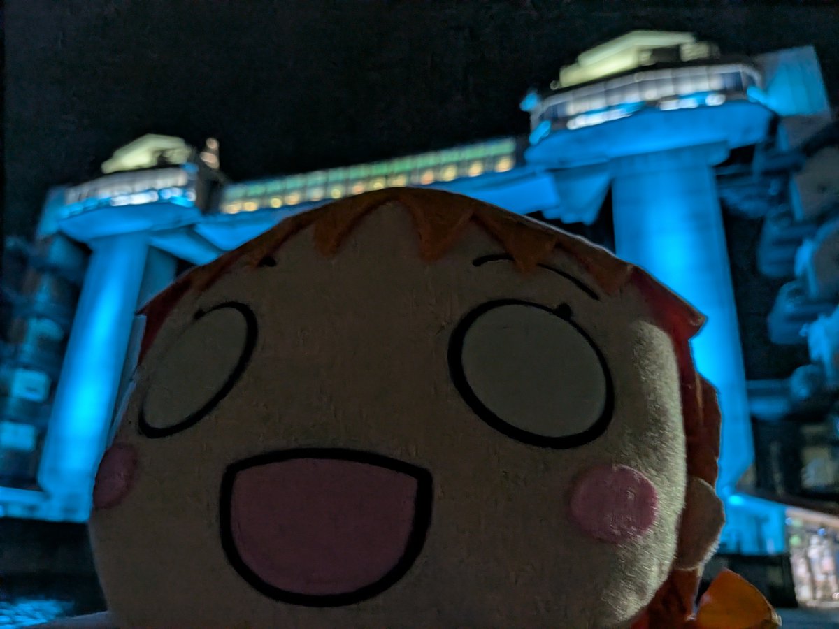 2d_sts649's tweet photo. そういうわけで沼津に来た！

年 9回、誕生日のたびに沼津を訪れる慣習はやめにしているので、千歌生誕の翌日に訪れました🍊

昨日か今日、店舗通っていればこの地でエリア予選だったのにね……(涙) https://t.co/ArxqKMOrBb
