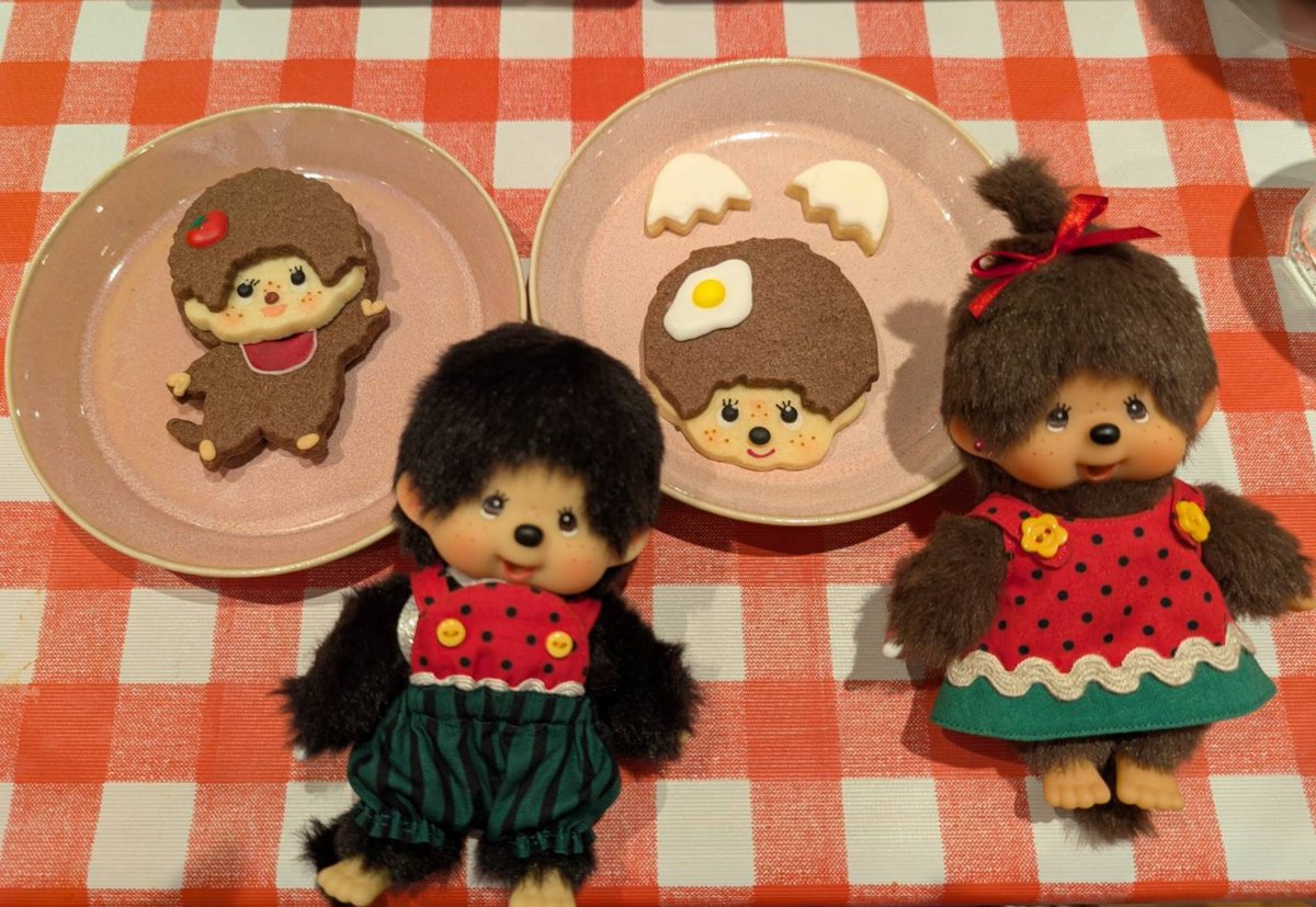 DebiDebiKuma's tweet photo. モンチッチ喫茶に行ってきた！
クッキー製のモンチッチ凄かった。
クッキー持ち帰りOKだったので、
持ち帰りしてしまった。
ホント癒しの空間でした。
また行きたい！
#モンチッチ https://t.co/0u437Zr6OF