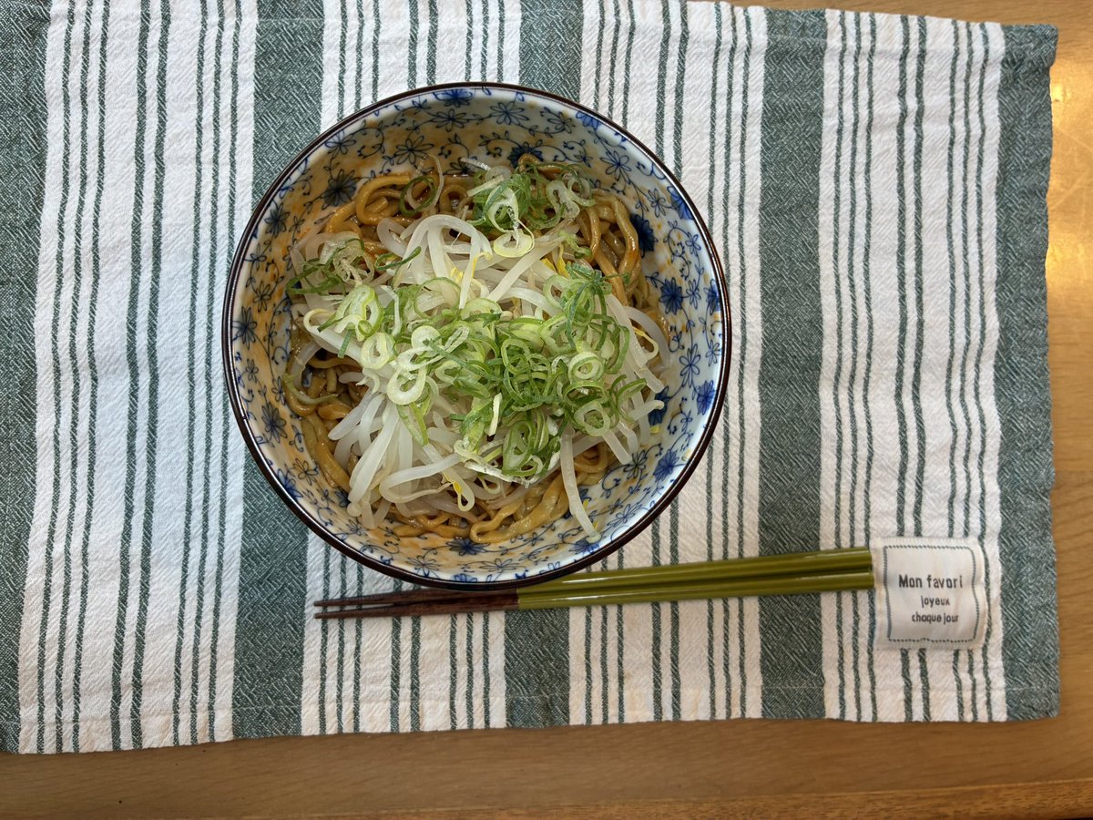 devilfudou's tweet photo. 盆踊りの準備・本番・片付けが終わり、日常へ。

今日は66.8kg。
疲れもあったので筋トレは休み、回復を優先。

ダイエットは「頑張る日」だけでは続きません。
疲れた日はしっかり休むことも継続の技術。

夕食は焼き魚・冷奴・野菜中心。
地味だけど、こういう積み重ねが2か月後の見た目を作る。 https://t.co/EiUekN0q7v