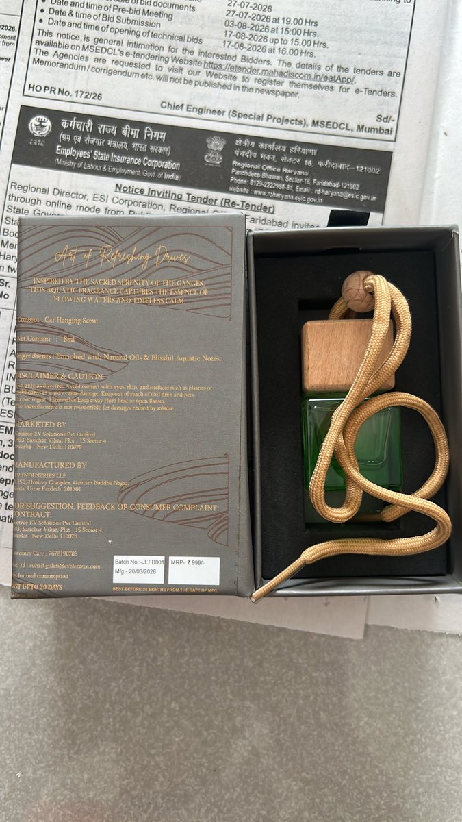 kvrajanikanth's tweet photo. @PluginJourneys @evelectree I bought one recently. First time I ever bought a perfume other than a camphor based one. This is wonderful, very gentle and looks great too. https://t.co/B3soFrHeoC