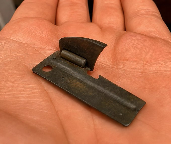 miracles7k's tweet photo. I’ve been trying to figure out what this thing is today

Do you know what this is?

If you know what this is, please DM me and let me know. https://t.co/ARa9GBou0o