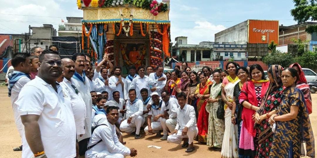 sathyasaiodisha's tweet photo. Loving Sairam..
With the Blessings of Bhagawan Sri Sathya Sai Baba, the Sri Sathya Sai Prema Pravahini Rath Yatra was reverentially received at Jharsuguda District on 1st August 2026.
#PremaPravahiniRathYatra
#SaiSeva
#BalVikas
#PremaPravahini
#Jharsuguda
-Media Team https://t.co/b2fYlXK5nR