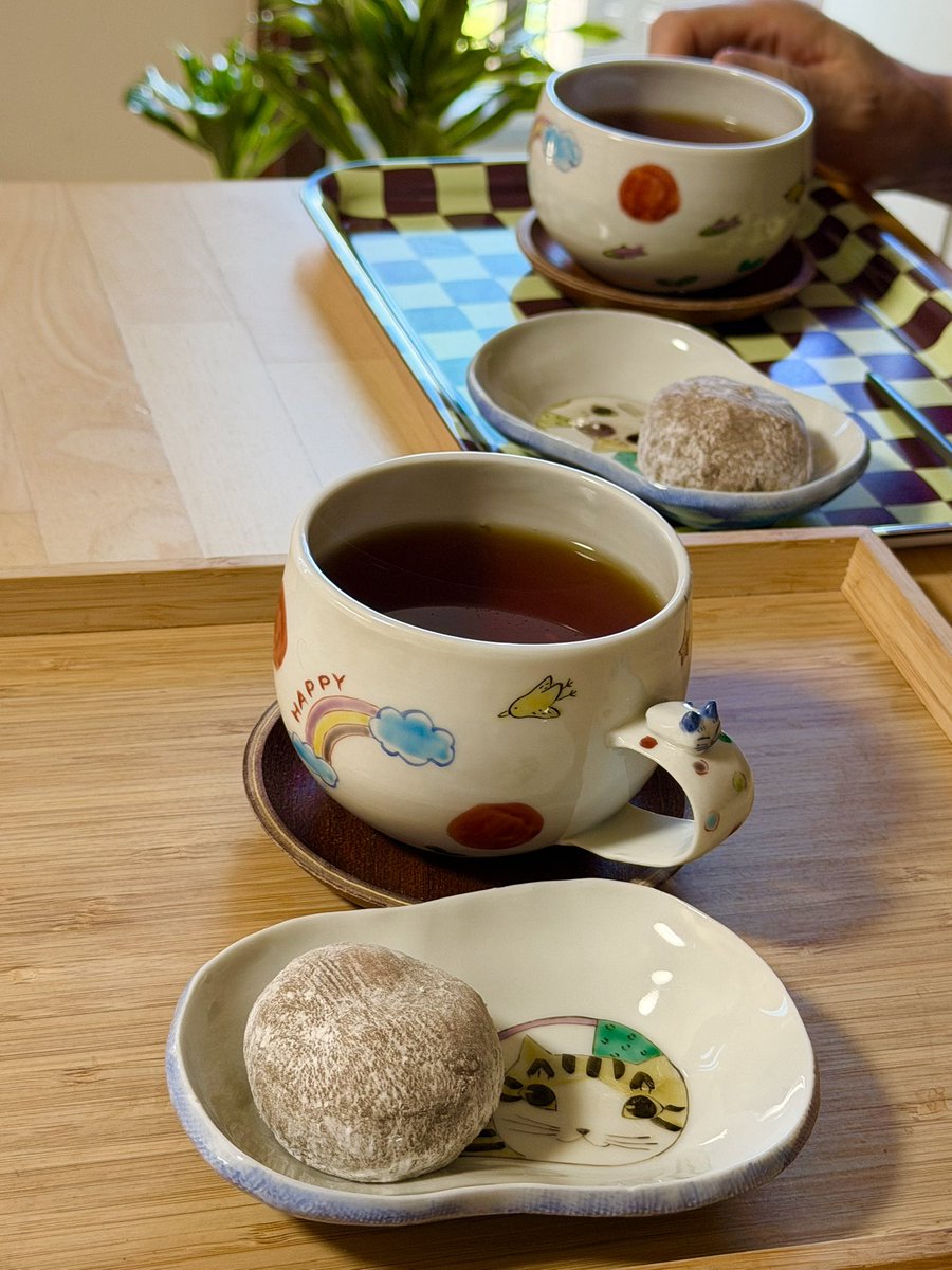07202022day's tweet photo. @37bo3 さんのカップと小皿でおやつタイム 糸島市二丈町の和菓子屋さんの #コーヒー大福☕️ https://t.co/nOjRYRLXZF