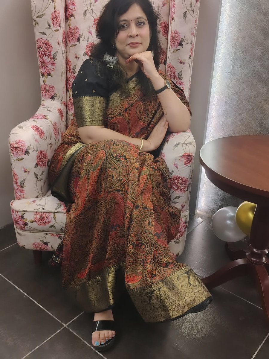 officialpriya0's tweet photo. ❤🤗💫 https://t.co/SUUNI2oZR6