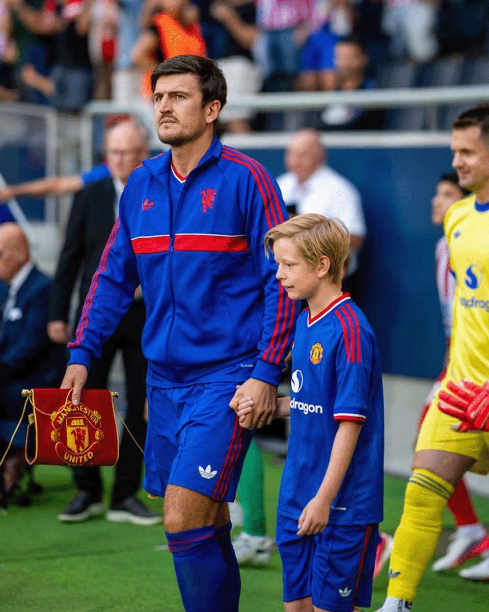 ManUtd's tweet photo. Repping our 🆕 adidas Originals collection 🔥