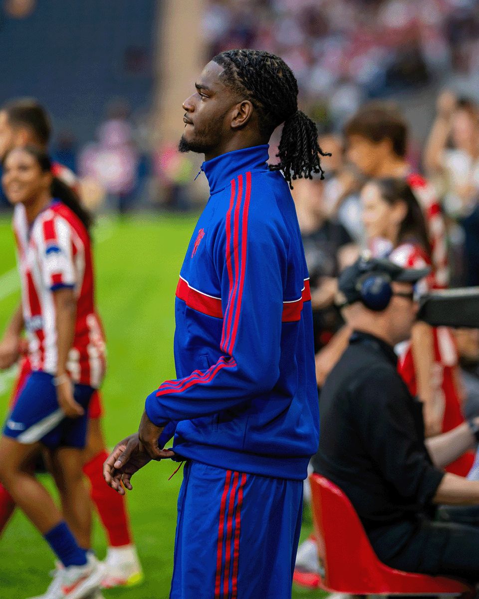 ManUtd's tweet photo. Repping our 🆕 adidas Originals collection 🔥
