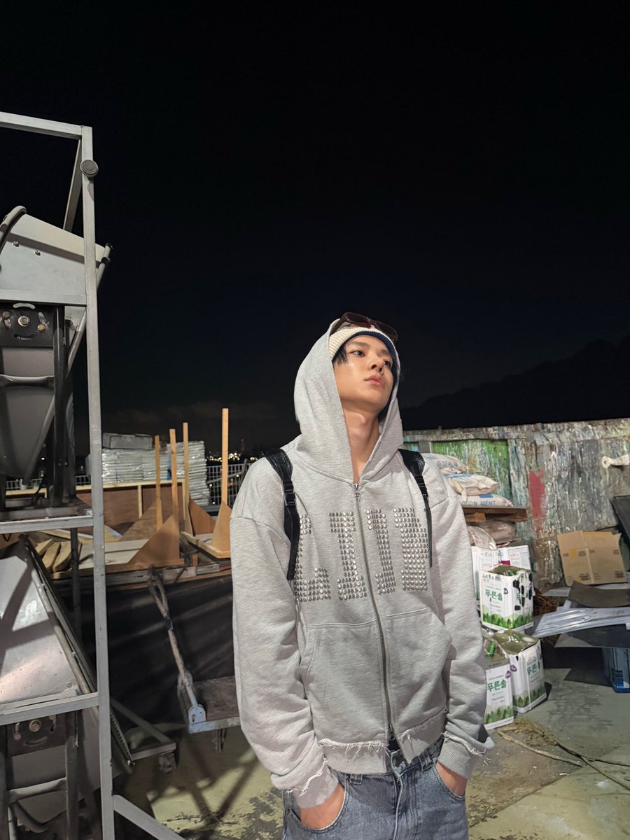 zmxn2b2v's tweet photo. 착장 내 스타일인데 https://t.co/K1KFuPcvKU
