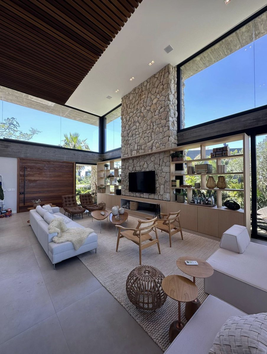 bbutterbl0om's tweet photo. I’m obsessed with the stone details in every corner https://t.co/h6Ow4dOfa7