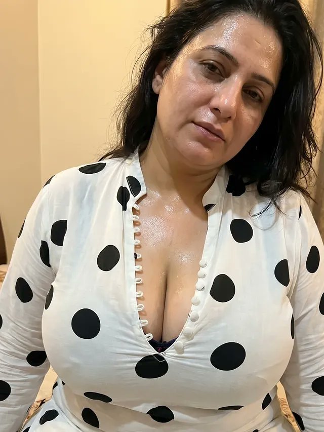 vjcnex's tweet photo. الجو حر اووي 🥵 ولا انا الي تعبانة 🔥😅 https://t.co/4Mtwl2tsE5