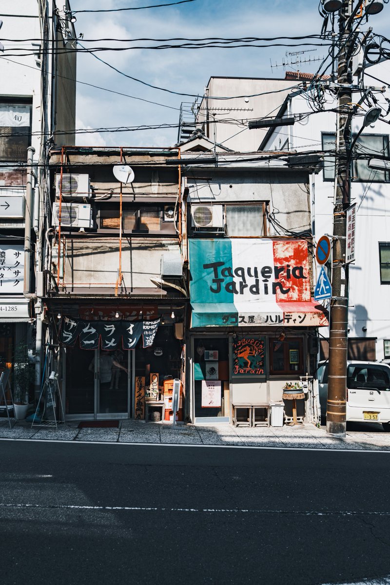 YTacya36's tweet photo. 広島旅行記③
尾道本通り商店街/ SONY a7ⅳ/ FE 24-50mm F2.8 G / https://t.co/AldczY2CIm