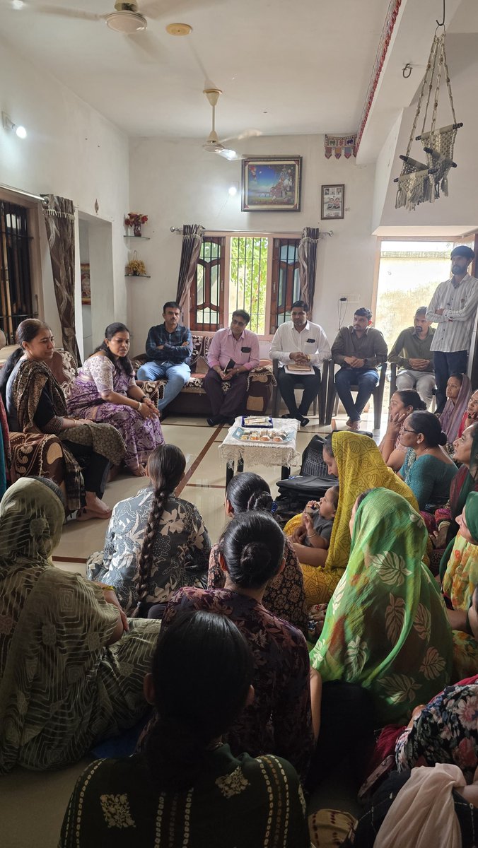 GlpcLivelihood's tweet photo. 📍 ભાવનગર જિલ્લાની મુલાકાત, મહિલા સશક્તિકરણ અને ટકાઉ આજીવિકા તરફ સતત પ્રયાણ.

શ્રીમતી પ્રશસ્તિ પારીક , IAS ,મેનેજિંગ ડિરેક્ટરશ્રી, જી.એલ.પી.સી. દ્વારા ભાવનગર જિલ્લાની મુલાકાત  દરમિયાન વલ્લભીપુર તાલુકાના પાટણા ગામ ખાતે સ્વસહાય જૂથો, ગ્રામ સંગઠન, સી.એલ.એફ. તથા પ્રોડ્યુસર ગ્રુપની મુલાકાત લઈ મહિલાઓ સાથે આજીવિકા પ્રવૃત્તિઓ, ડિજિટલ માર્કેટિંગ, કેશ ક્રેડિટ અને ગ્રામ હાટ અંગે સંવાદ કરવામાં આવ્યો.

મહુવા તાલુકામાં ખાખરા, અથાણાં, વુડન ટોયઝ, સોલાર ખાદી યુનિટ તથા ટેસ્ટિંગ લેબોરેટરીની મુલાકાત લેવામાં આવી.  જિલ્લા પંચાયત, ભાવનગર ખાતે જિલ્લા અને તાલુકા કક્ષાના અધિકારીઓ સાથે કામગીરી તથા લક્ષ્યાંકોની સમીક્ષા કરી, લક્ષ્યાંકો સમયસર પૂર્ણ કરવા અને મહિલાઓની આજીવિકામાં વૃદ્ધિ માટે જરૂરી માર્ગદર્શન આપવામાં આવ્યું. 

📍 Visit to Bhavnagar District | Empowering Women & Promoting Sustainable Livelihoods

During her visit to Bhavnagar district, Ms. Prashasti Pareek, IAS, Managing Director, GLPC, visited the Self-Help Groups (SHGs), Village Organization (VO), CLF and Producer Group at Patna village in Vallabhipur Taluka. She interacted with women members on livelihood activities, digital marketing, cash credit and Gram Haat initiatives.

In Mahuva Taluka, she visited the Khakhra Unit, Pickle Unit, Wooden Toys Unit, Solar Khadi Unit and Testing Laboratory. A review meeting was subsequently held at the District Panchayat, Bhavnagar, with district and taluka-level officials to assess progress against assigned targets. Necessary guidance was provided for timely achievement of targets and further enhancement of women's livelihoods.

#GLPC #GujaratLivelihood #Bhavnagar #WomenEmpowerment #SelfHelpGroup #LivelihoodPromotion #RuralDevelopment