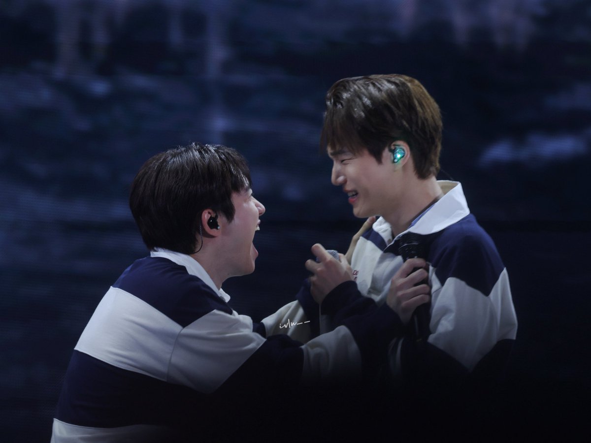 dyoriroo's tweet photo. 울다가 웃는 카이랑 많이 신난 도경수
천진난만 티 없이 밝고 맑아서 맘 좋다 🥹💗

#EXO #도경수 #DOHKYUNGSOO #KYUNGSOO #디오 #DO #ドギョンス #都敬秀 #카이 #김종인 #KAI https://t.co/fagFLMWzyu