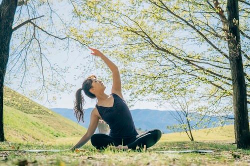 ichosetobehapy's tweet photo. (via ヨガの効果とは？精神と身体の充足を得る| スポーツクラブNAS   || Curated with love by... Inspiring mindful movement, score at Aloyoga: 
https://t.co/1mx9hjr6KK
#yoga #meditation https://t.co/Hbb6JaTzXB
